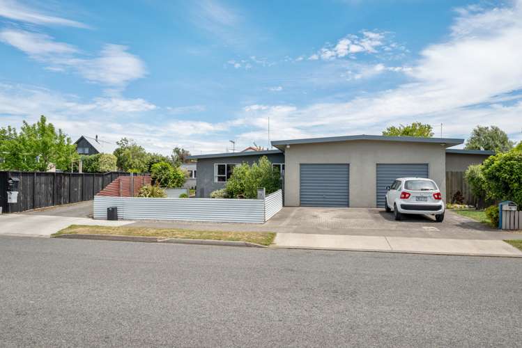 2/8 Faulkland Drive Witherlea_23