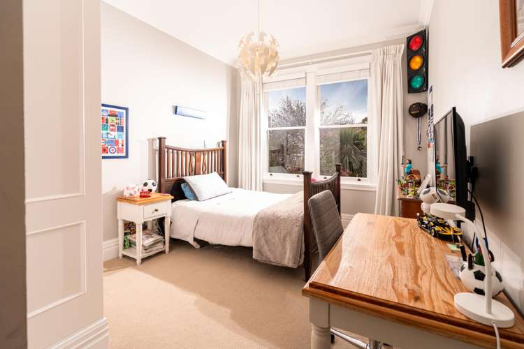 8 Carrington Street Mount Cook_16