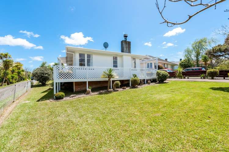 31 Essex Street Te Atatu South_21