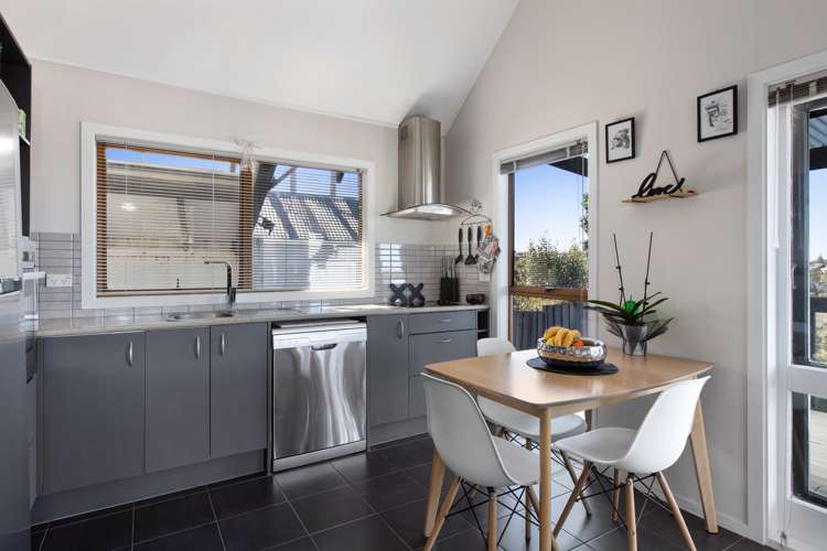 2/807 East Coast Road Northcross_9