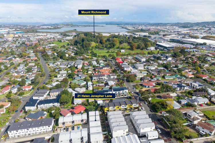 21 Helen Jenepher Lane Mt Wellington_16