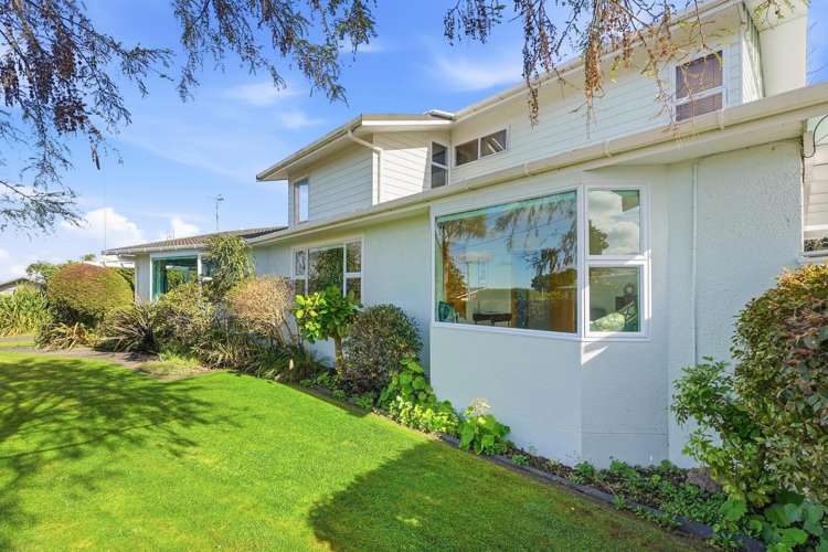 5 Eaton Crescent Otamatea_22