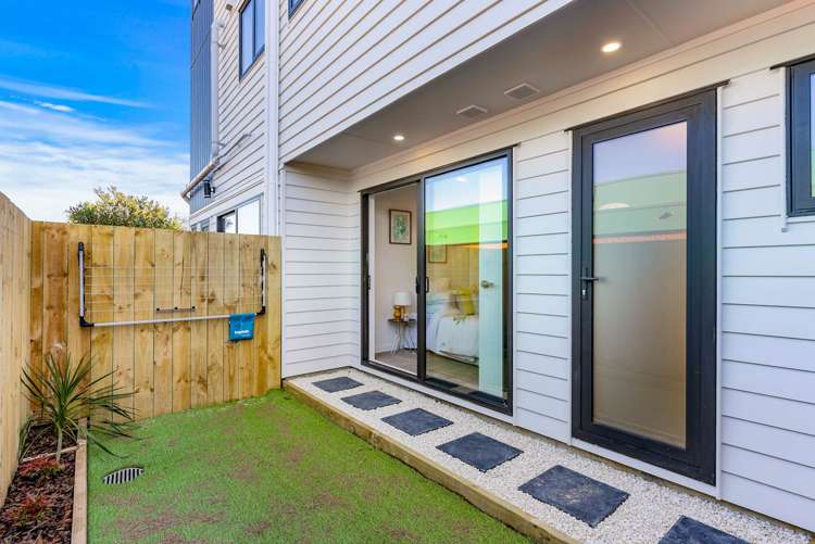121 A,B,C Sycamore Drive Sunnynook_12