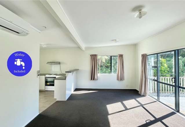 Sun-Drenched Unit with Large Deck – Water Incl...