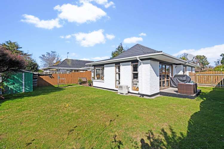 2/1 Glengowan Place Conifer Grove_2