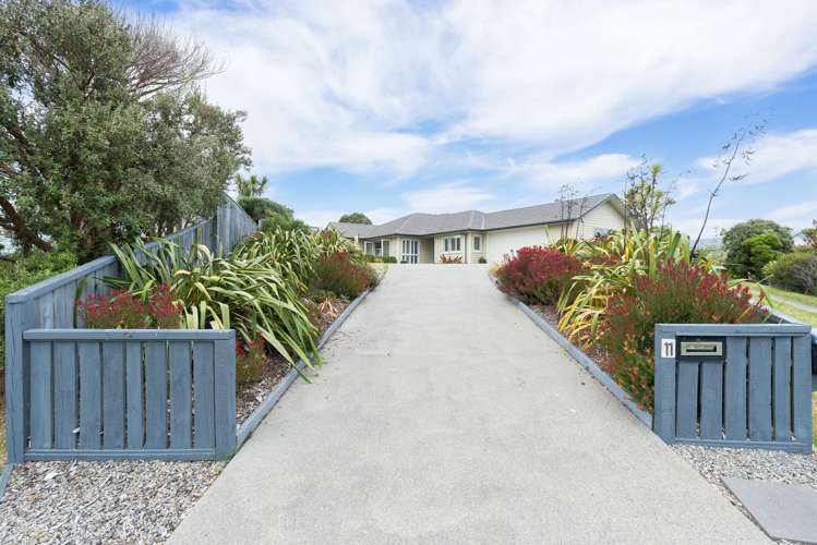 11 Byron Brown Place Otaki Beach_23