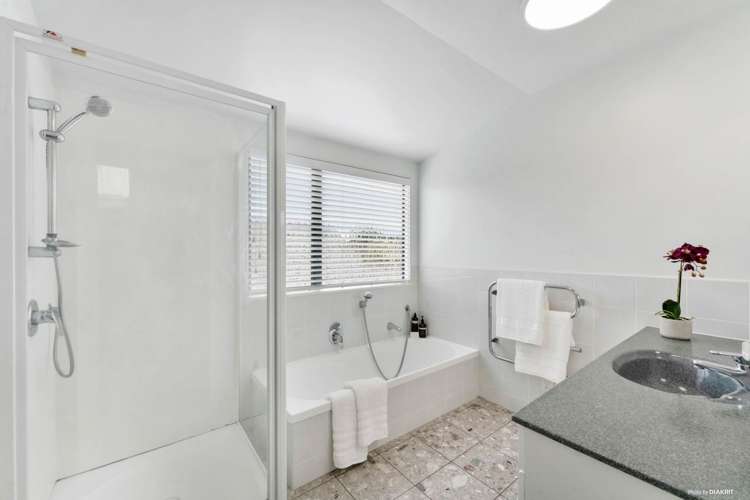 321 Hill Road The Gardens_12