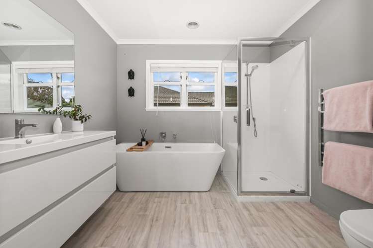 20 Kowhai Grove Raumati Beach_24