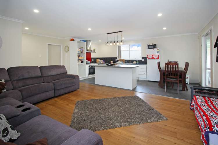 7 Gambare Place Wattle Downs_5