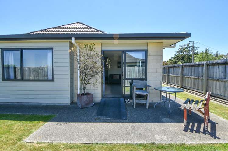 7 Ashmore Park Road Carterton_18