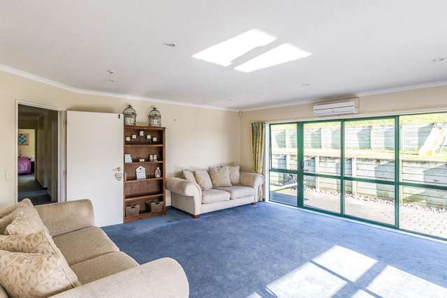 2 Lorna Irene Drive Raumati South_2