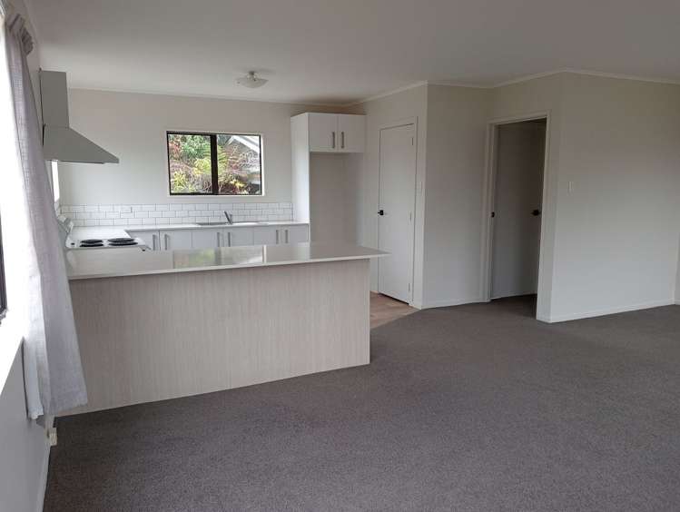 2/10 Evans Road Glen Eden_1