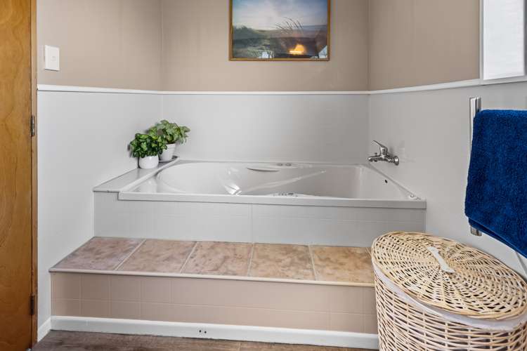 11 Pohutukawa Drive Opunake_21