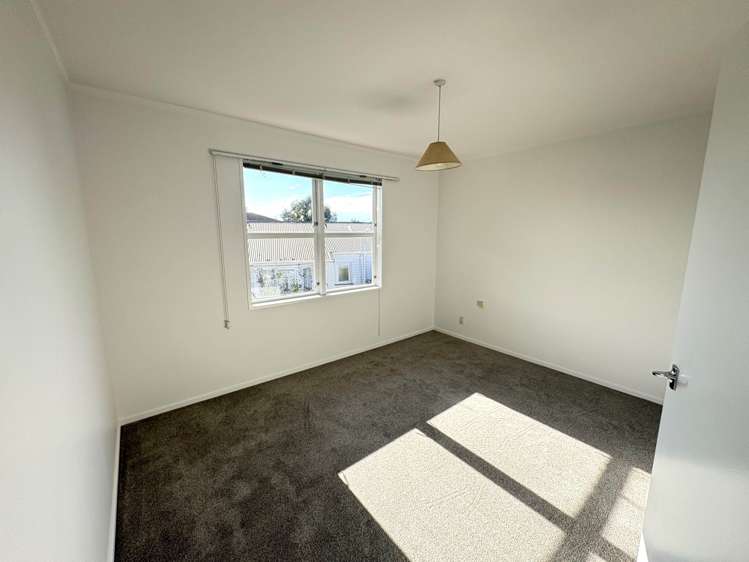 2/58 Clonbern Road Remuera_8