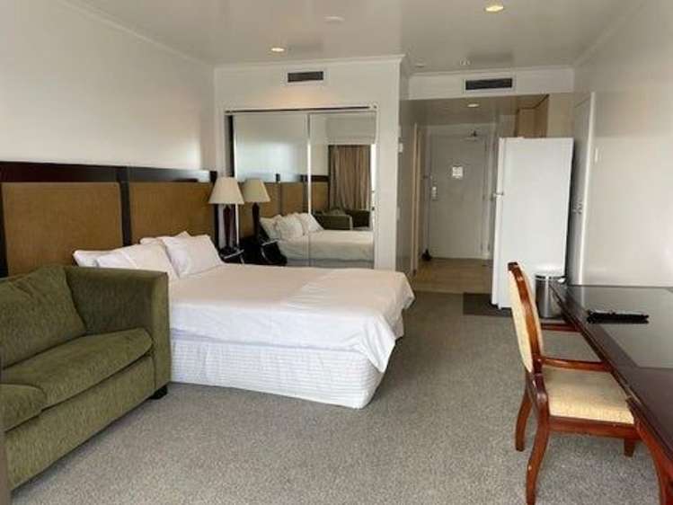 802/9/17 Byron Avenue Takapuna_1