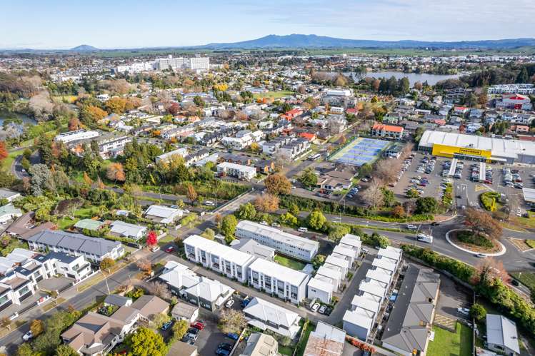 2/2 Palmerston Street Hamilton Central_12