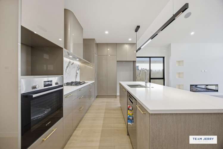 14 Tuwai Crescent Opaheke_6