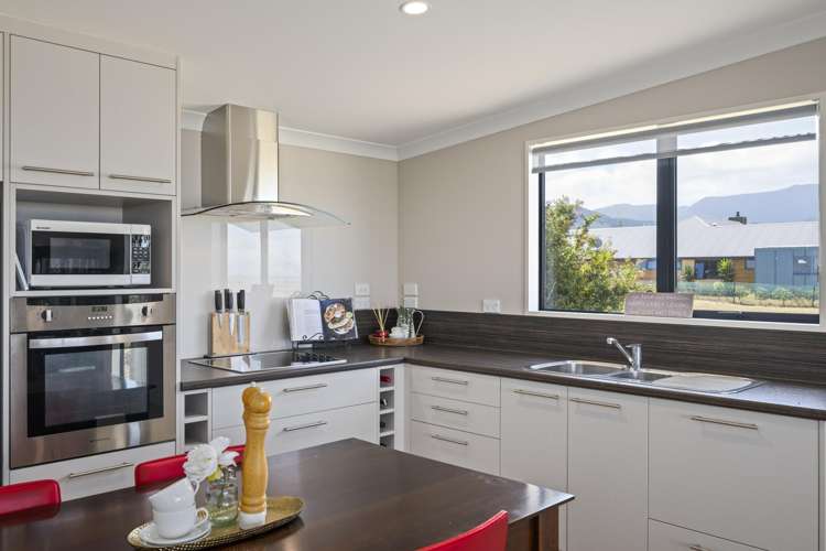 27 Ocean View Crescent Rarangi_9