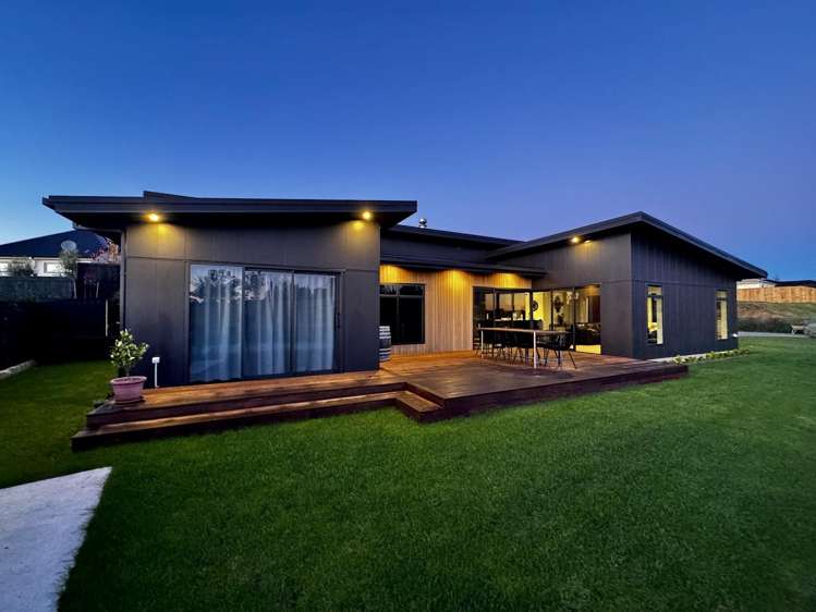 64 Les Wakefield Road_0