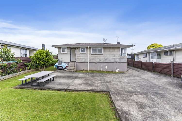 13 Parker Crescent Otara_23