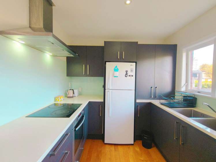 2/56A Killarney Street_5