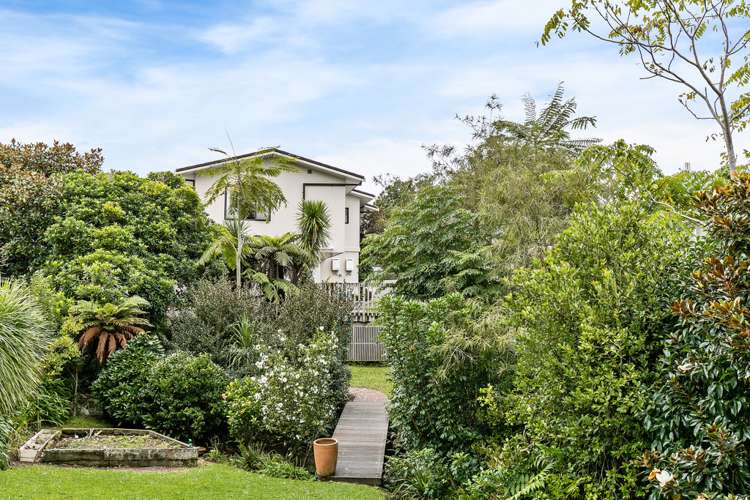 54a Marine Parade Mellons Bay_17