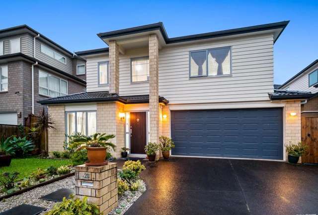 Spacious Five-Bedroom Family Home with Fantastic Outdoor Living!