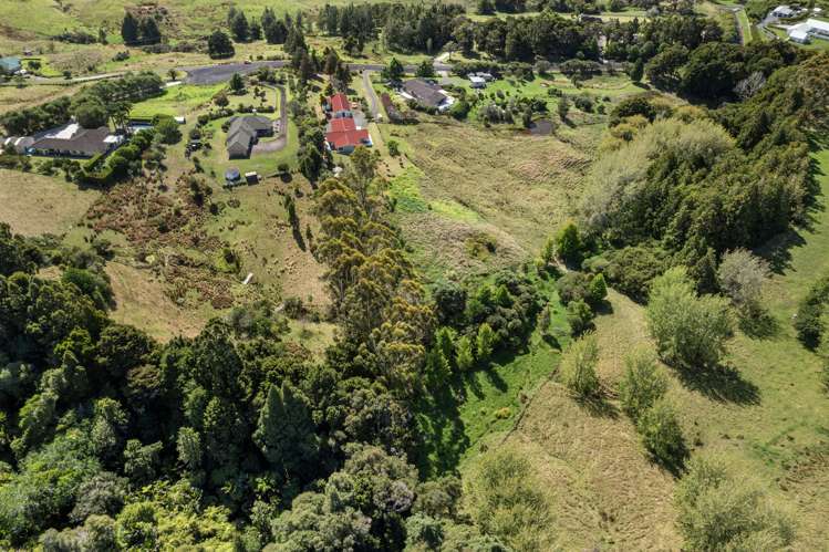35 Lloyd Drive Wainui_29