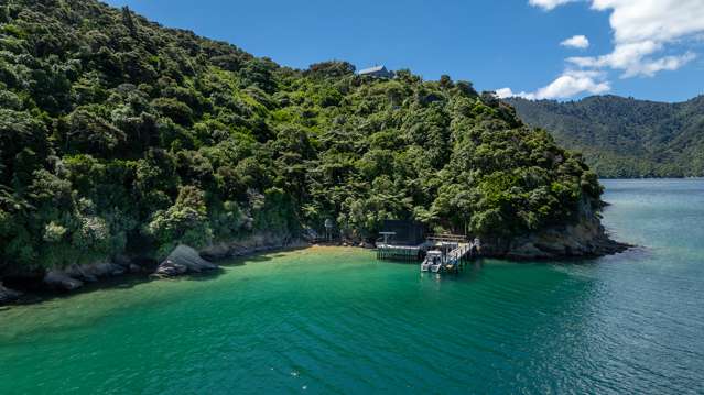 - Arthur's Bay, Bay of Many Coves Queen Charlotte Sound_2