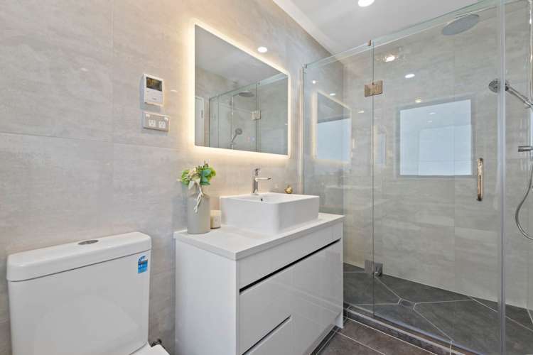 20 Drumnaconagher Road Flat Bush_17