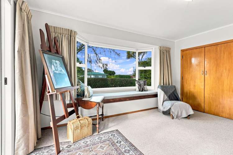 5 Eaton Crescent Otamatea_14