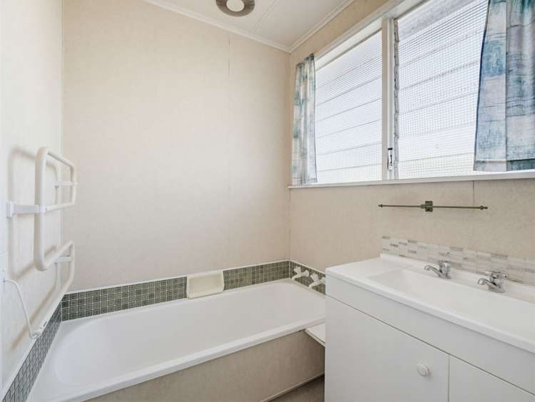82 Sherwill Street West Feilding_21