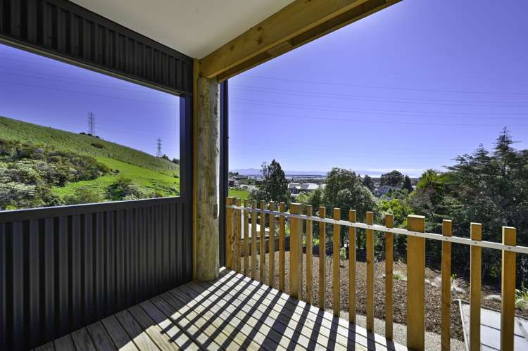 15 Woodford Lane Stoke_18