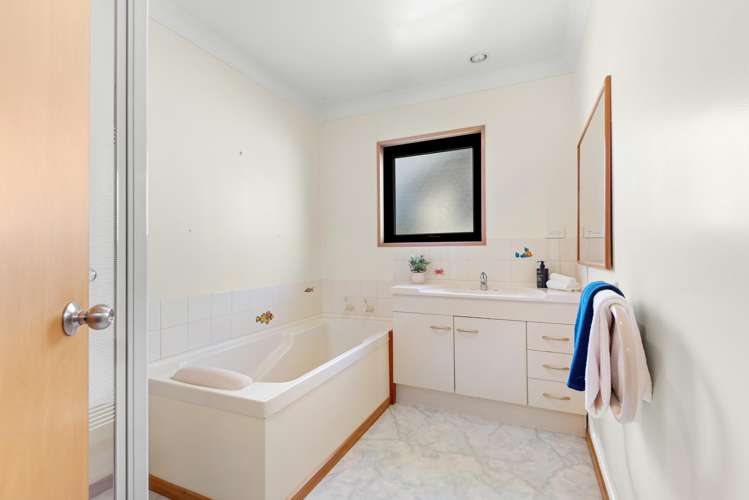 8 Joe Brown Avenue Mosgiel_15