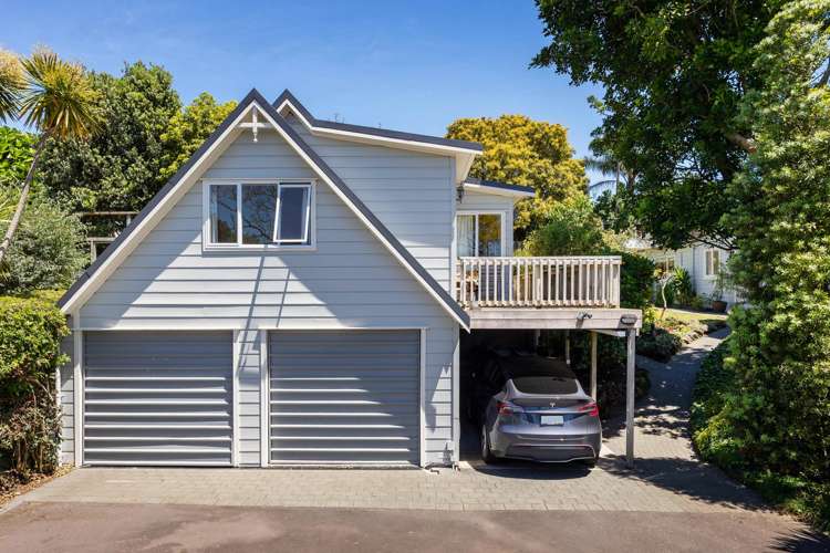 707 & 707B New North Road Mount Albert_48