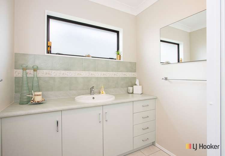 10 Hereford Place Waihi Beach_18