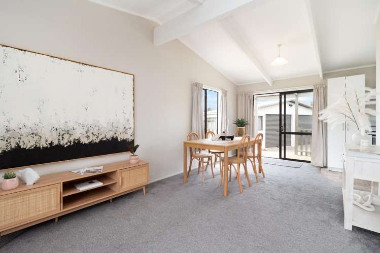 20 Milton Grove Owhata_4