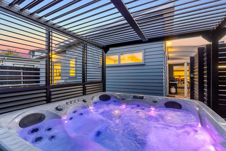 15 Symes Drive Red Beach_9