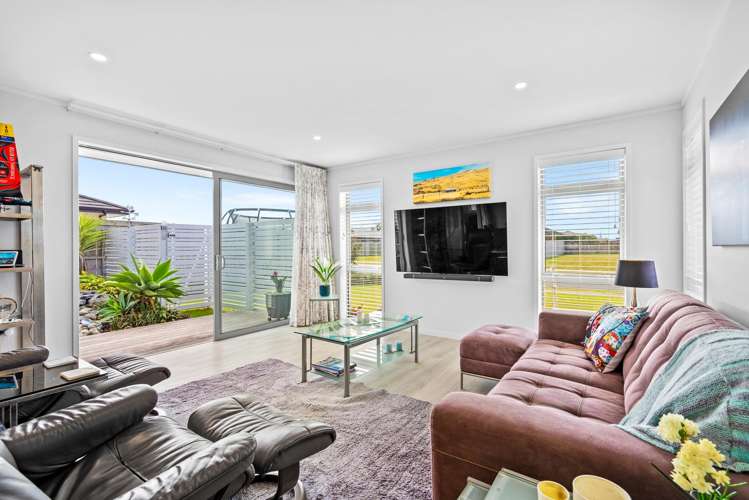 29 Saint Michael Crescent One Tree Point_16