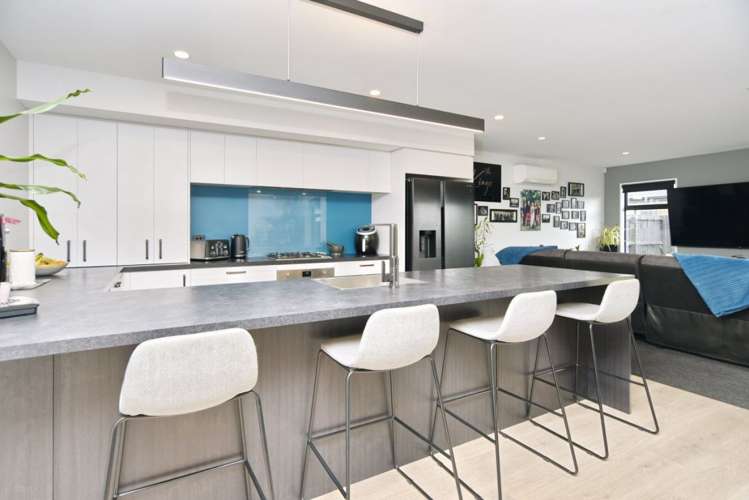 8/21 Blakes Road Belfast_6