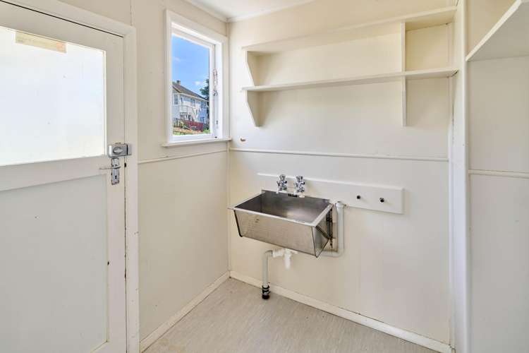 3 - 5 York Place Cannons Creek_17