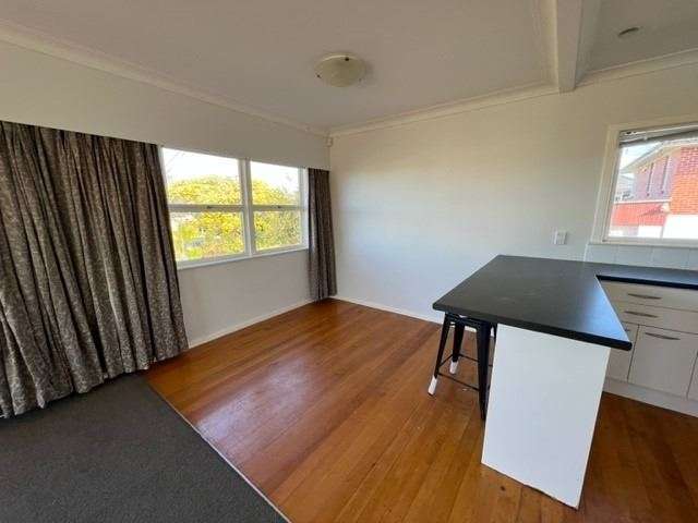 22 Tiroroa Avenue Te Atatu South_4