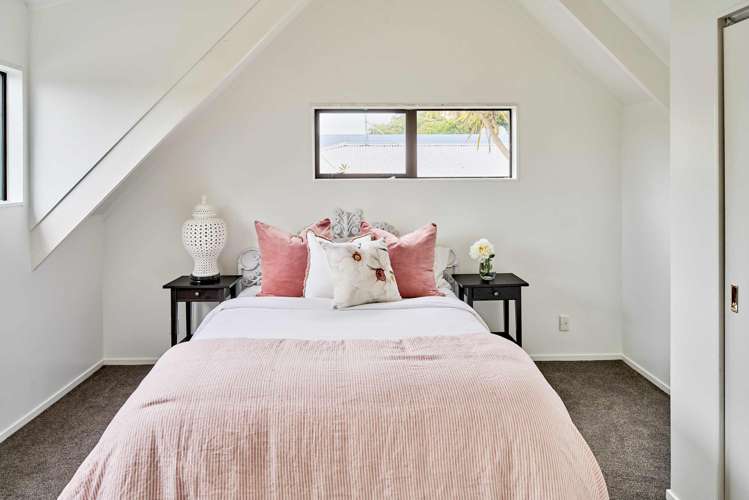 63 Omapere Street Whitby_5