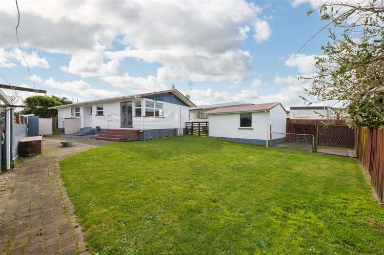 9 Rosalind Street Deanwell_16