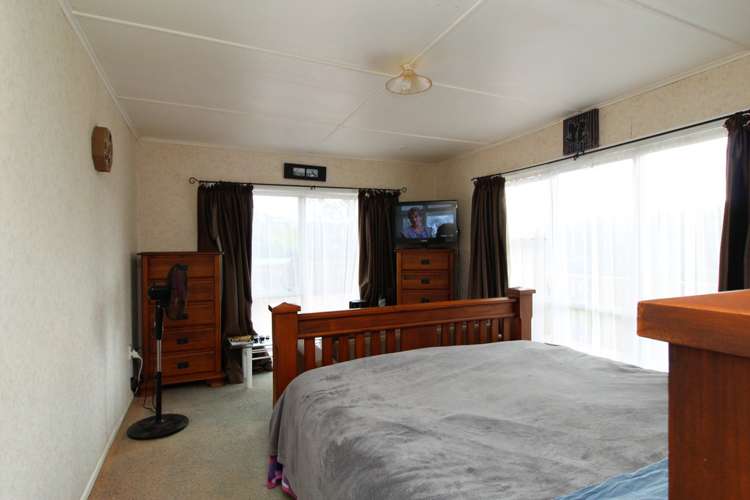 1 North Street Mokau_10