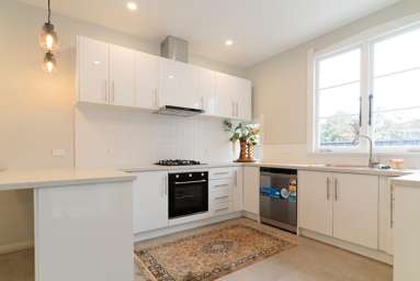927 Nelson Street North_2