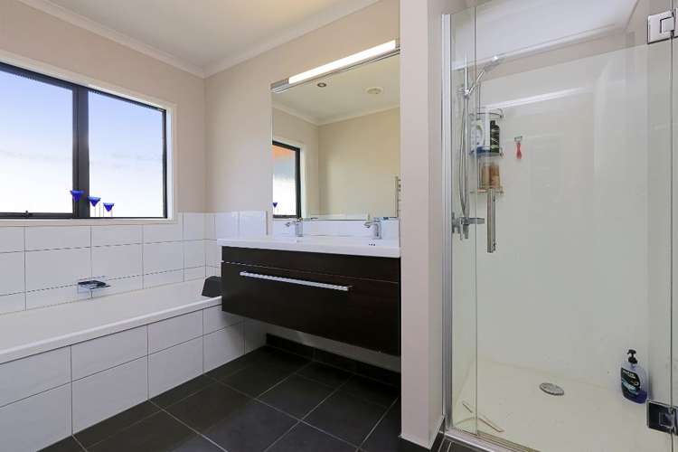 3 Lardon Place Frimley_10