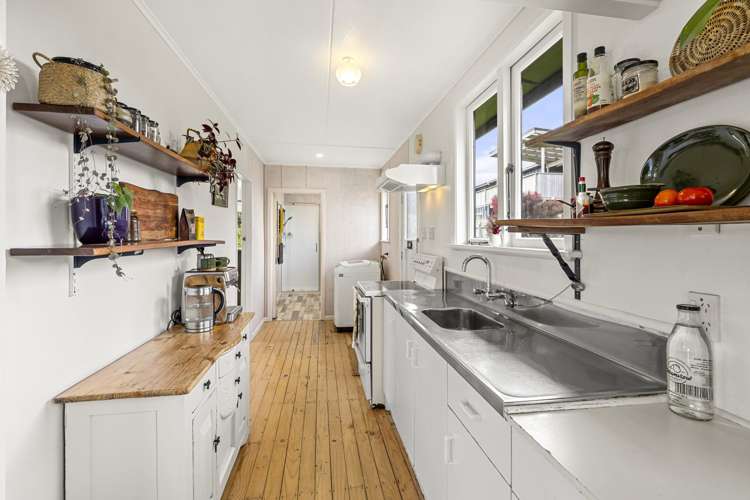26 Smith Street Raglan_18