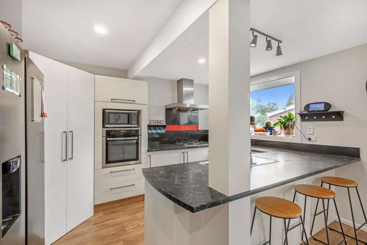 89 Gray Crescent_5