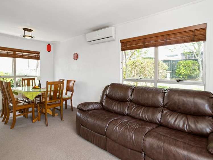 2/119 Abbotts Way Remuera_3